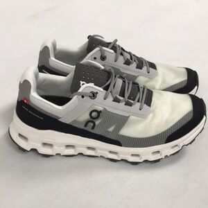 On Womens  Cloudvista Sneakers Size 7 US